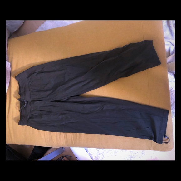 LULULEMON - Picture 1 of 1